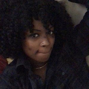 Meet your Posher, Andrea